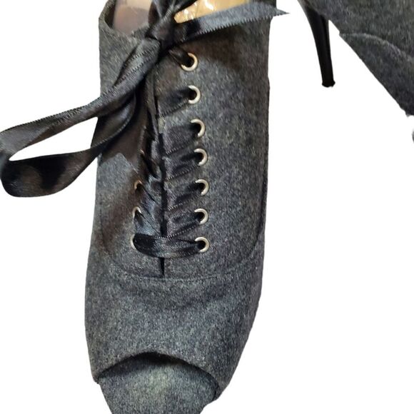 LAUREN CONRAD flannel wool heels 10 - Picture 2 of 7